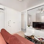 Solidarnosci 68 By Homeprime Apartment *