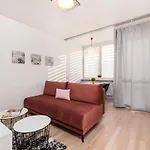 Solidarnosci 68 By Homeprime Apartment *